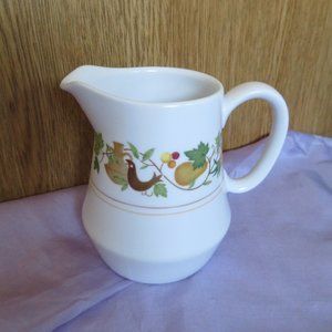 NORITAKE Homecoming Creamer 4" High (160C)